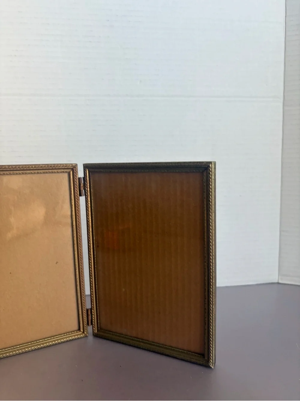 Classic Gold Double Hinged Picture Frame - Elegant Gold Finish